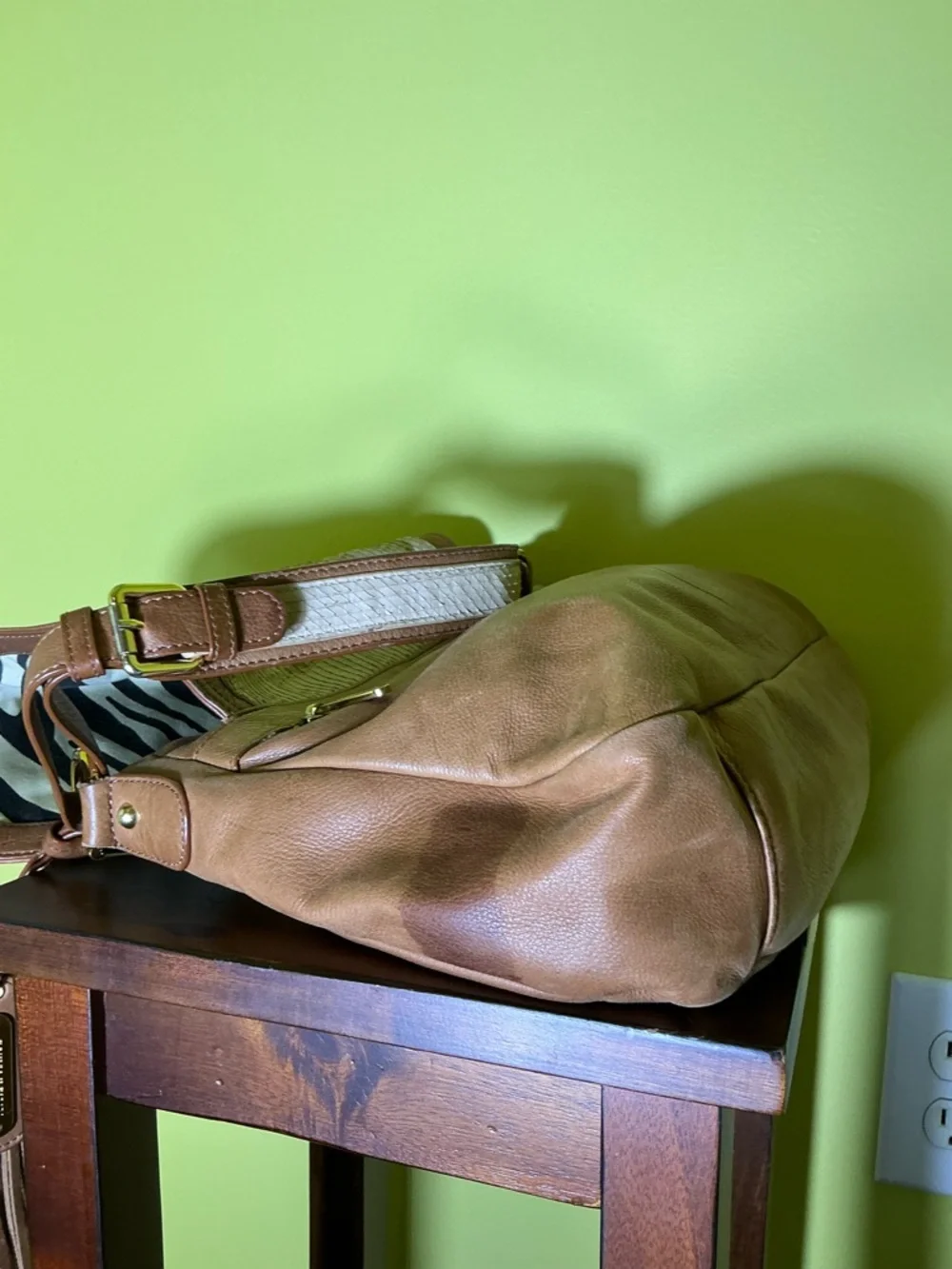 Neutral Two-Tone Leather Crossbody Bag - Cream & Tan